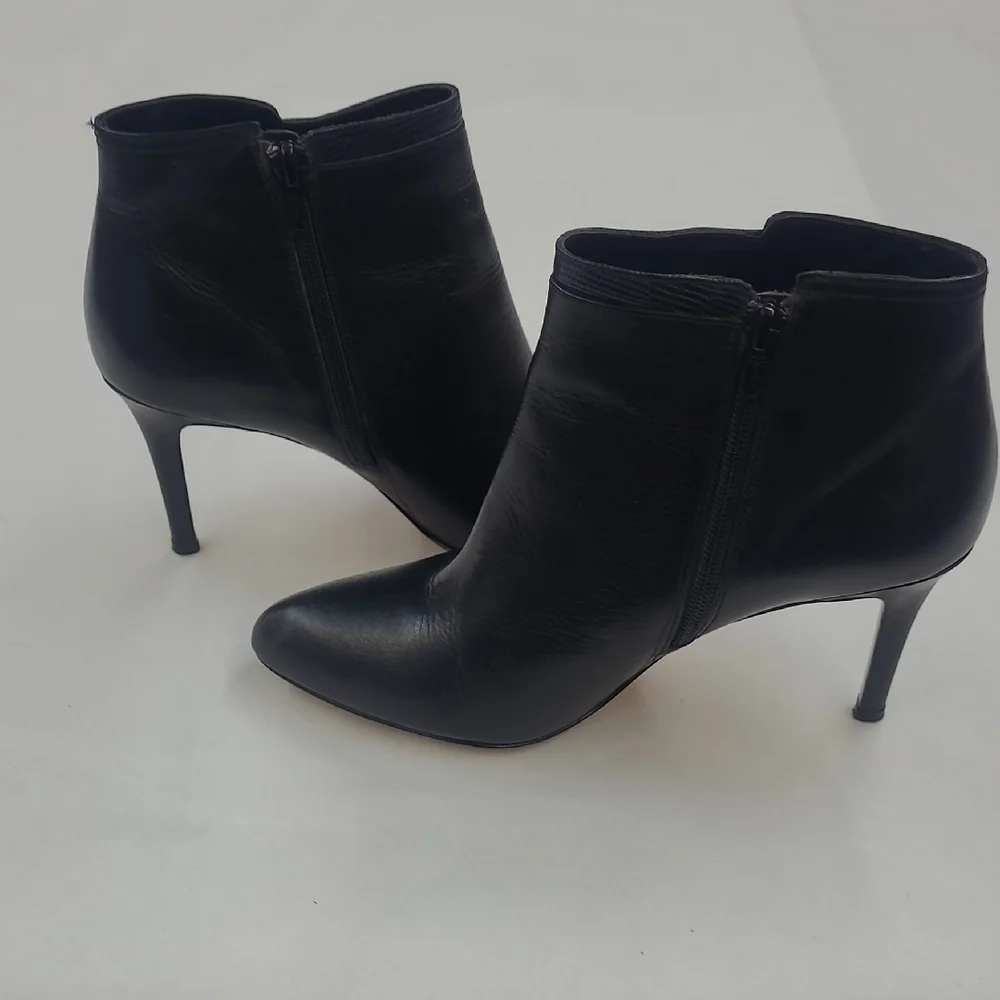Coach Black Leather Pointed Toe Boots Size 7.5 - Picture 3 of 11